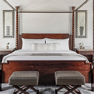 300x300GrandeStLucianroom